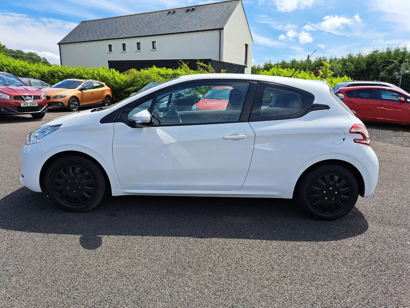 Peugeot 208 HATCHBACK in Antrim