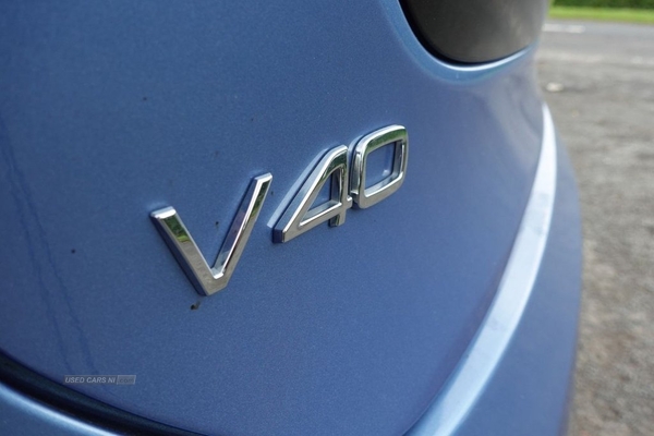 Volvo V40 2.0 D2 R-DESIGN 5d 118 BHP FULL SERVICE HISTORY in Antrim