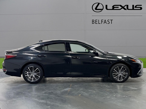 Lexus ES 300H 2.5 Premium 4Dr Cvt in Antrim