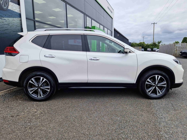 Nissan X-Trail 1.6 dCi N-Connecta 5dr [7 Seat] in Down