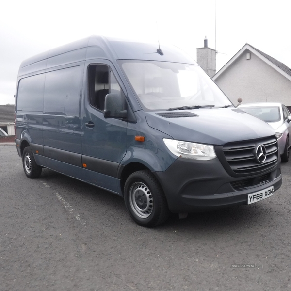 Mercedes Sprinter mwb high roof panel van . in Down