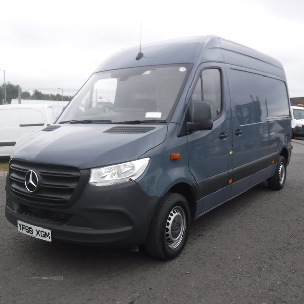 Mercedes Sprinter mwb high roof panel van . in Down