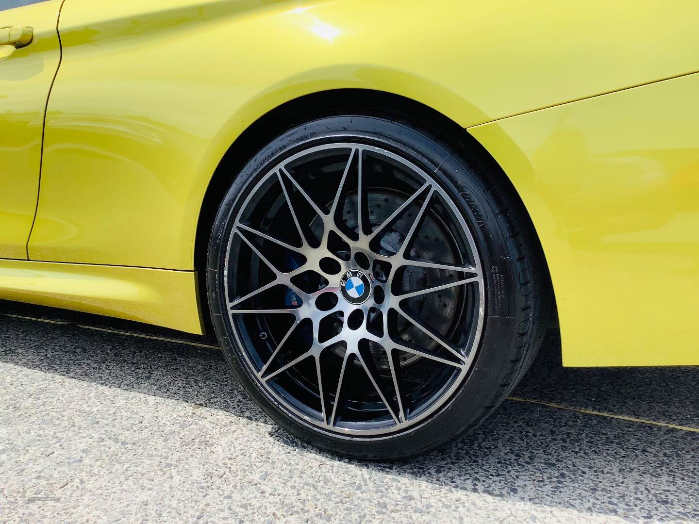 BMW M4 COUPE in Down