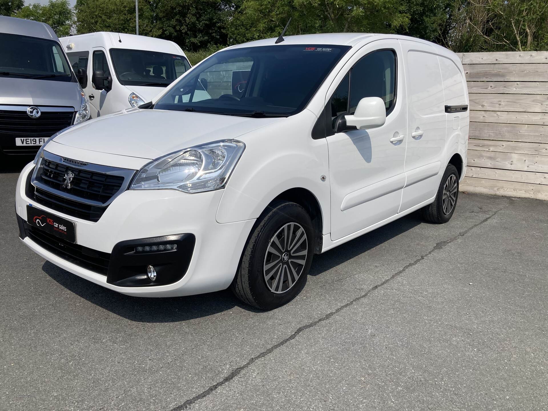 Peugeot Partner L1 DIESEL in Down