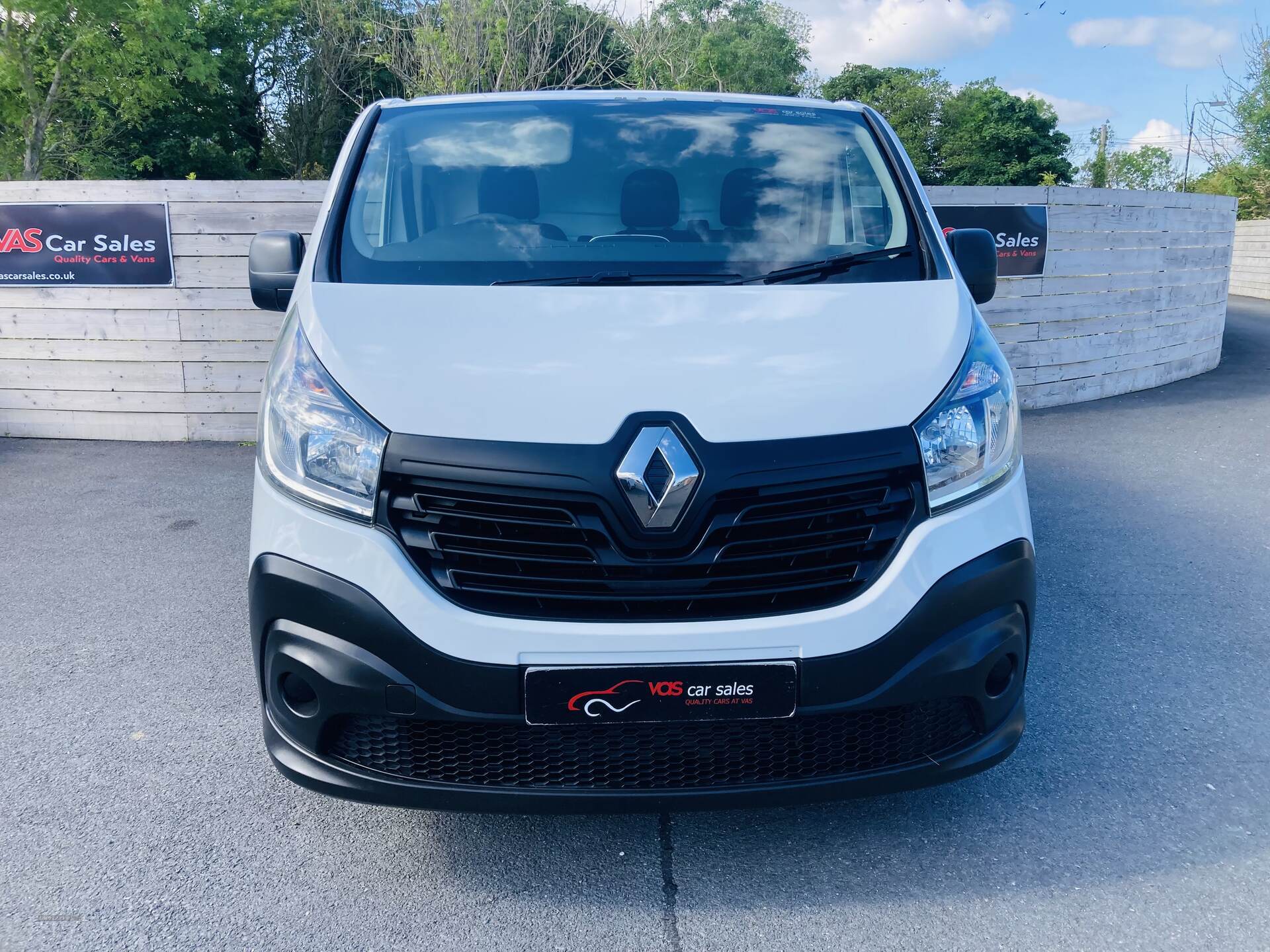 Renault Trafic SWB DIESEL in Down