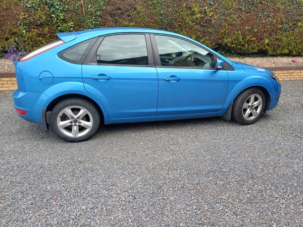 Ford Focus 1.6 Zetec 5dr in Down