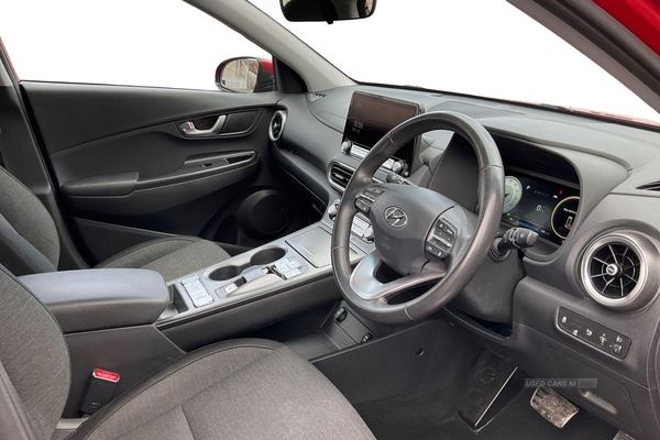 Hyundai Kona 100kW SE Connect 39kWh 5dr Auto**FULLY ELECTRIC - REVERSING CAMERA - APPLE CARPLAY - ANDROID AUTO - SAT NAV - LANE ASSIST - REAR PARKING SENSORS** in Antrim