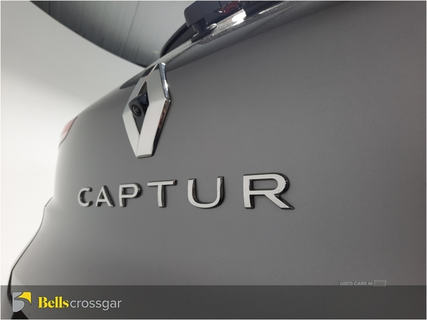 Renault Captur 1.6 E-Tech full hybrid 145 Techno 5dr Auto in Down
