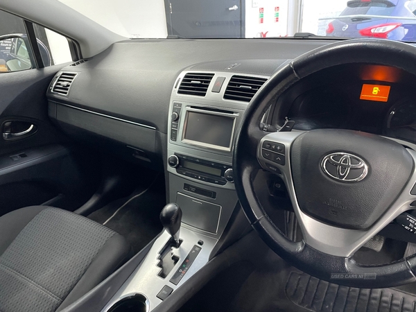 Toyota Avensis DIESEL TOURER in Down