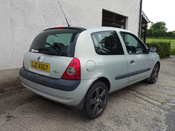 Renault Clio 1.2 16V Extreme 2 3dr in Down