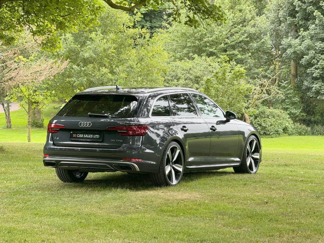 Audi A4 AVANT in Armagh