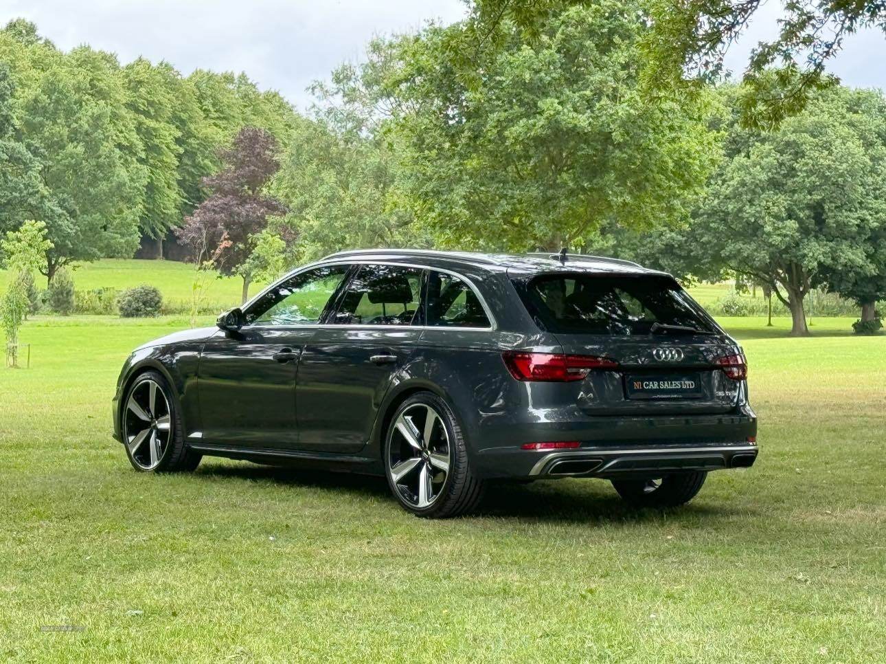 Audi A4 AVANT in Armagh