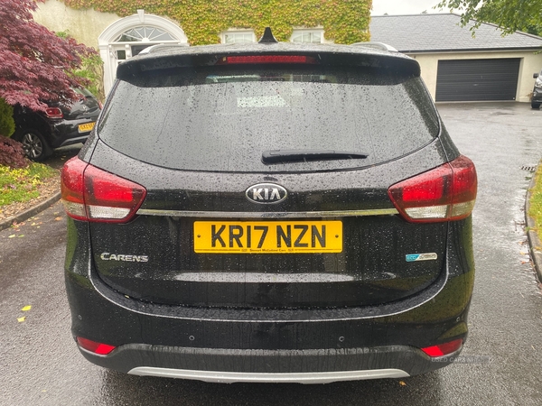 Kia Carens DIESEL ESTATE in Tyrone