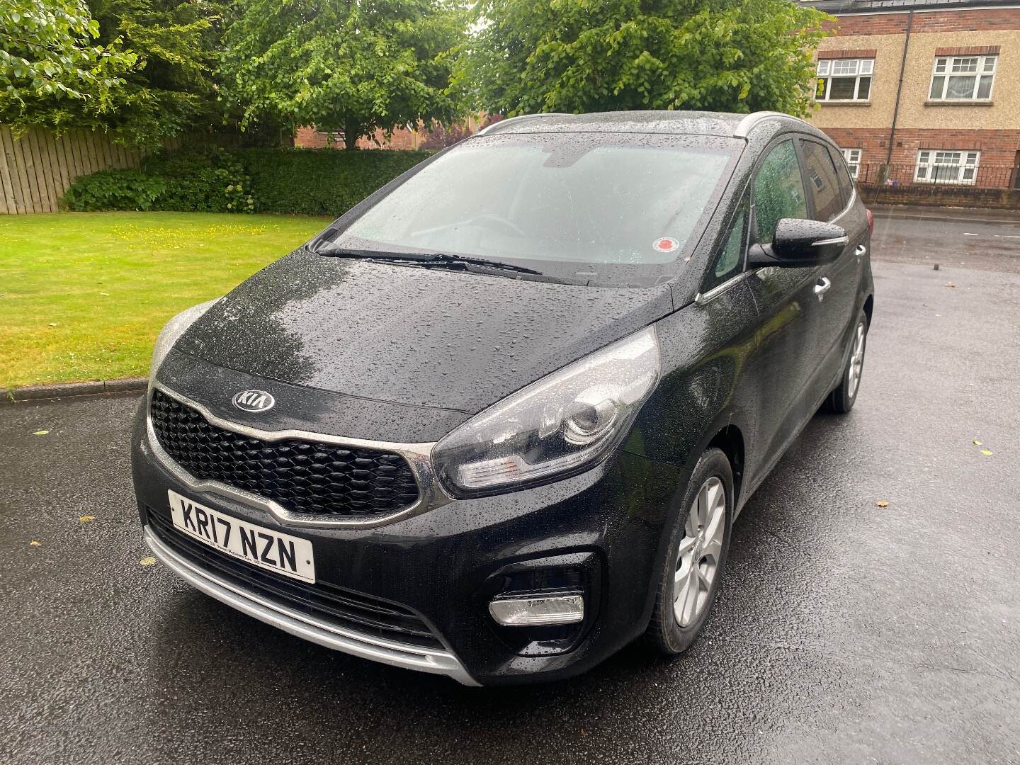 Kia Carens DIESEL ESTATE in Tyrone