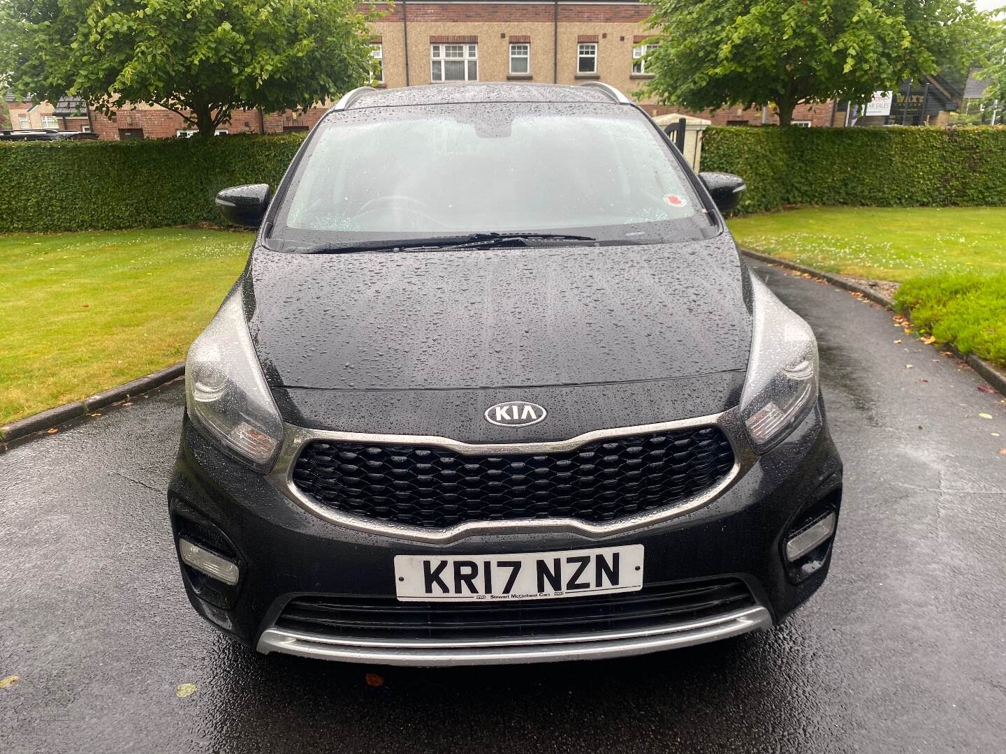 Kia Carens DIESEL ESTATE in Tyrone