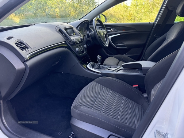Vauxhall Insignia 1.8i VVT SRi 5dr in Down