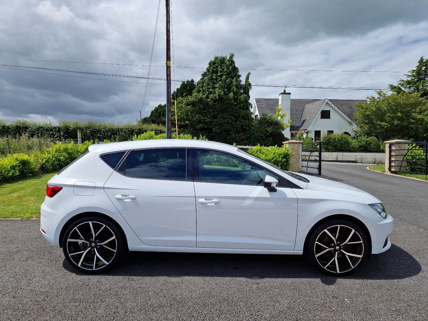 Seat Leon DIESEL HATCHBACK in Down