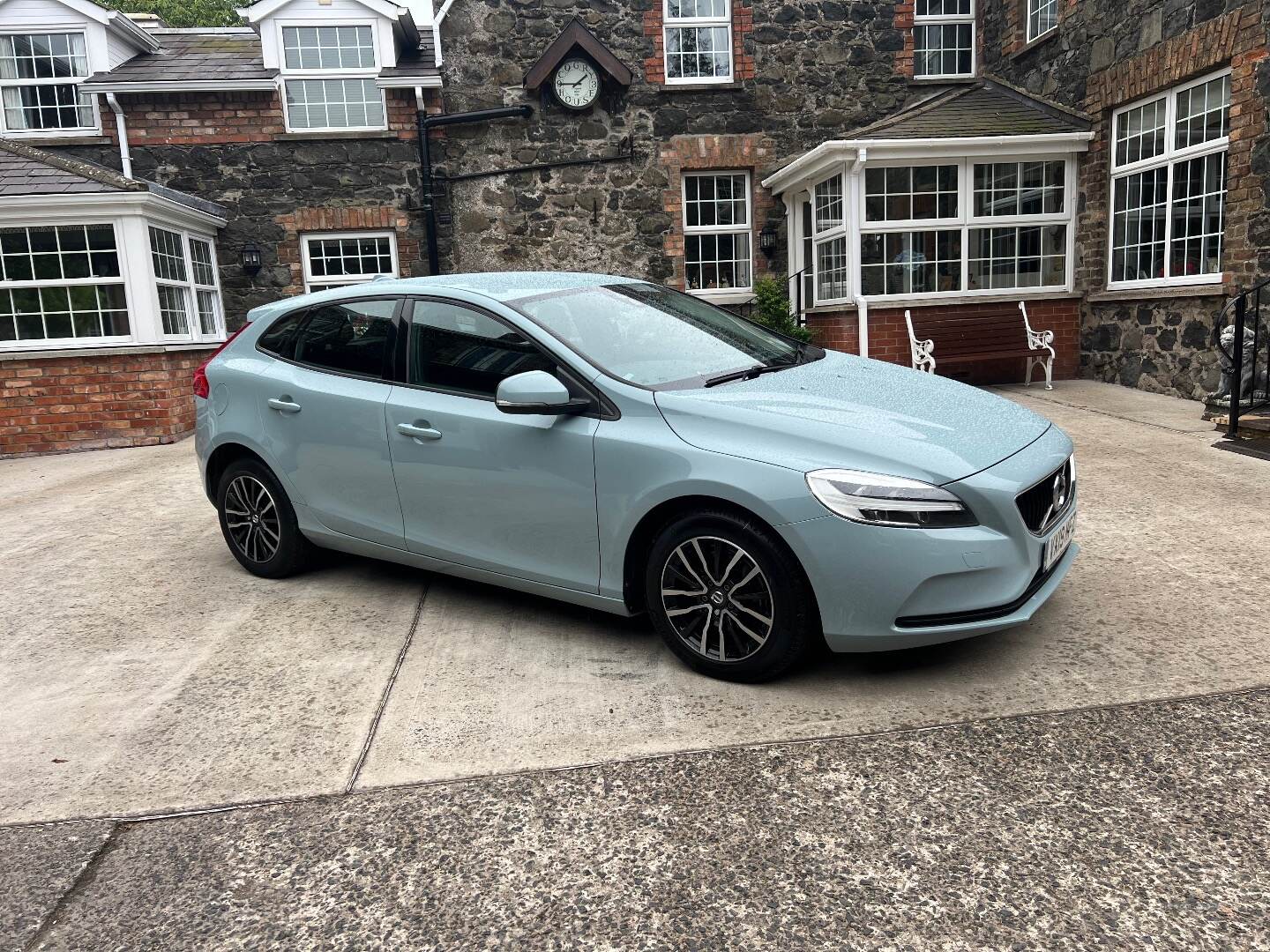 Volvo V40 DIESEL HATCHBACK in Antrim