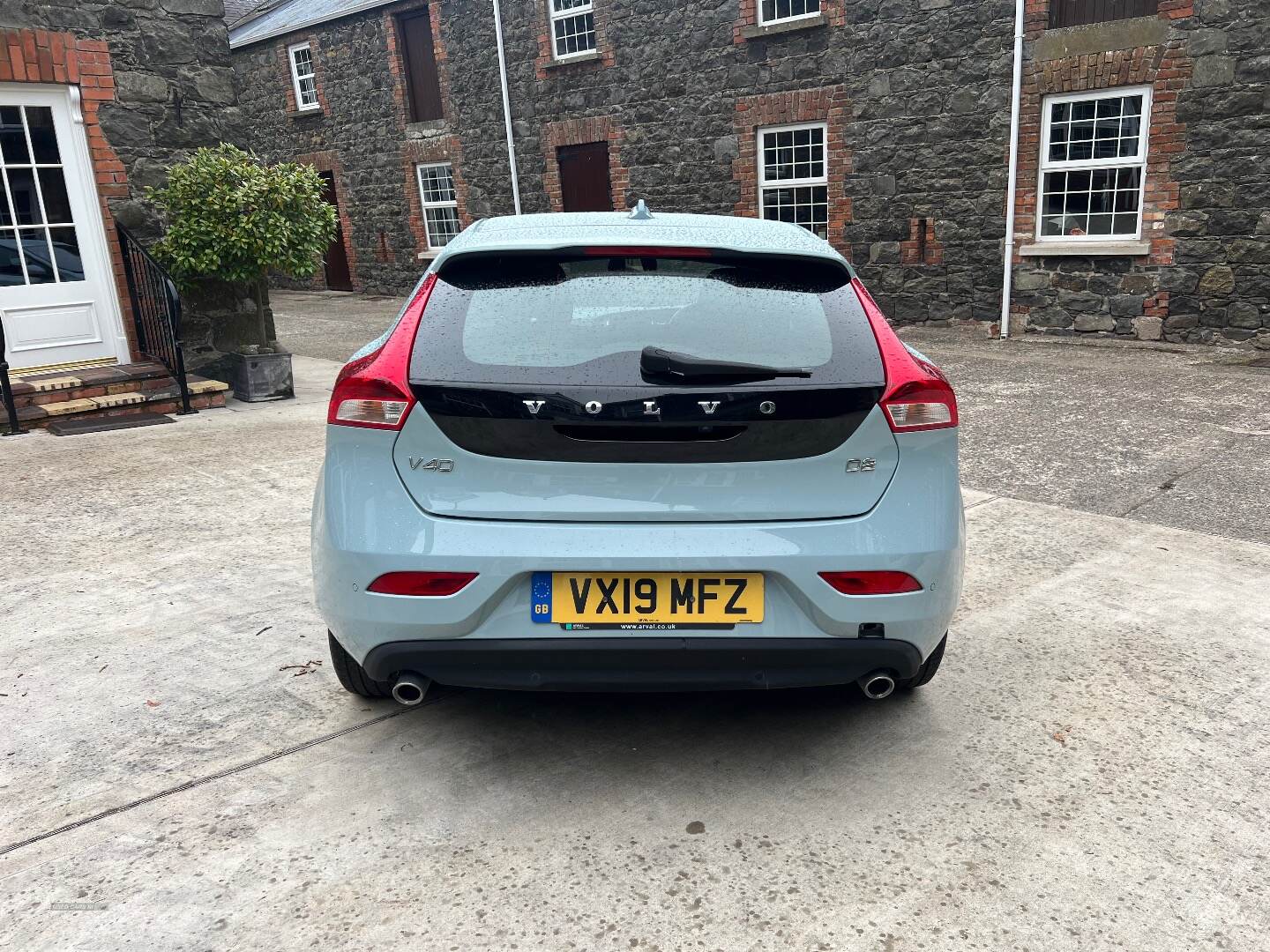 Volvo V40 DIESEL HATCHBACK in Antrim