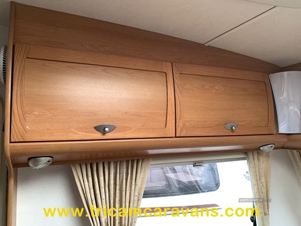 Lunar Delta SB, Twin Axle, Twin Fixed Beds in Down