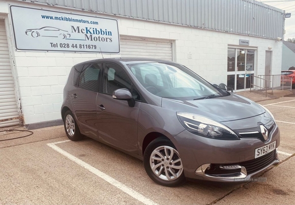 Renault Scenic 1.5 DCI DYNAMIQUE TOMTOM in Down