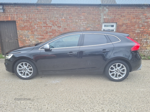 Volvo V40 HATCHBACK in Derry / Londonderry