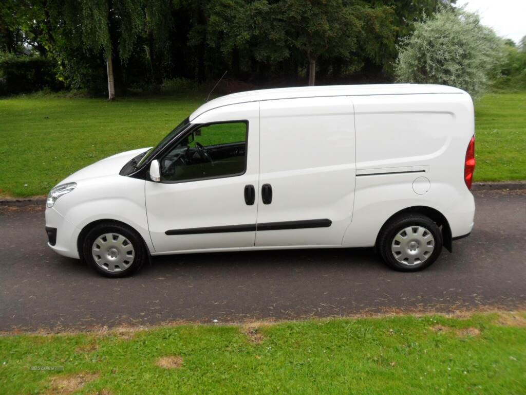 Vauxhall Combo L2 DIESEL in Derry / Londonderry