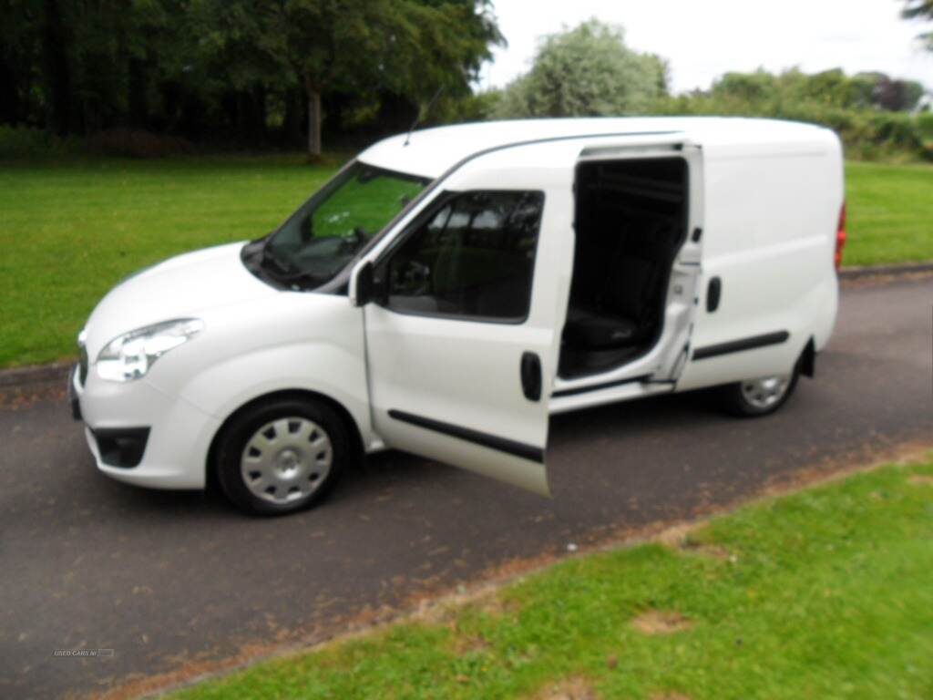 Vauxhall Combo L2 DIESEL in Derry / Londonderry