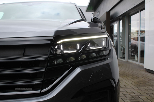 Volkswagen Touareg Black Edition 3.0 V6 TDI 4x4 in Antrim