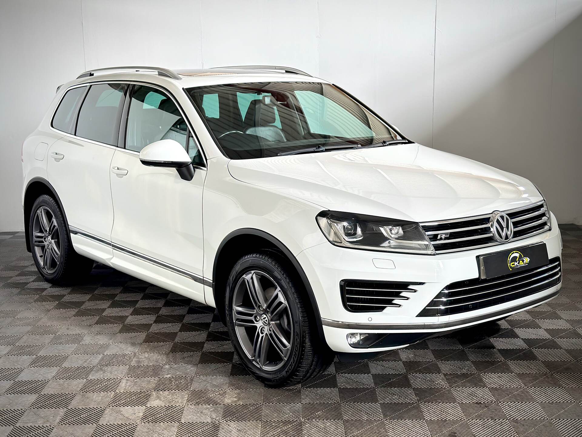 Volkswagen Touareg DIESEL ESTATE in Tyrone