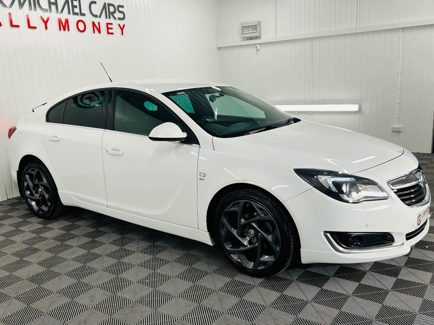 Vauxhall Insignia DIESEL HATCHBACK in Antrim