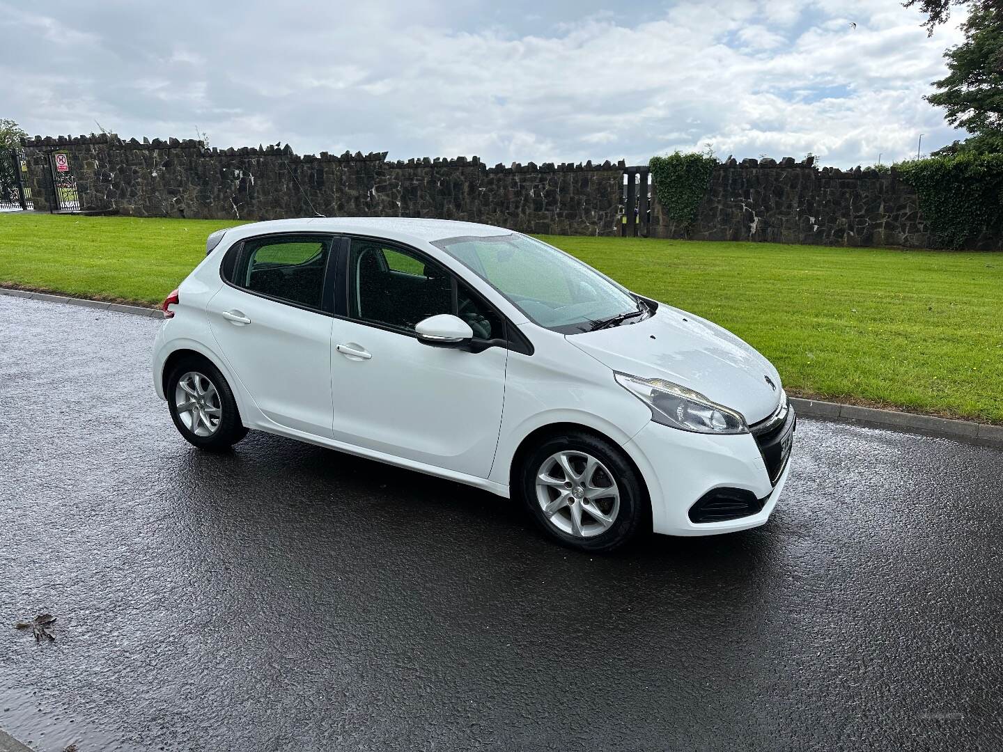 Peugeot 208 DIESEL HATCHBACK in Antrim