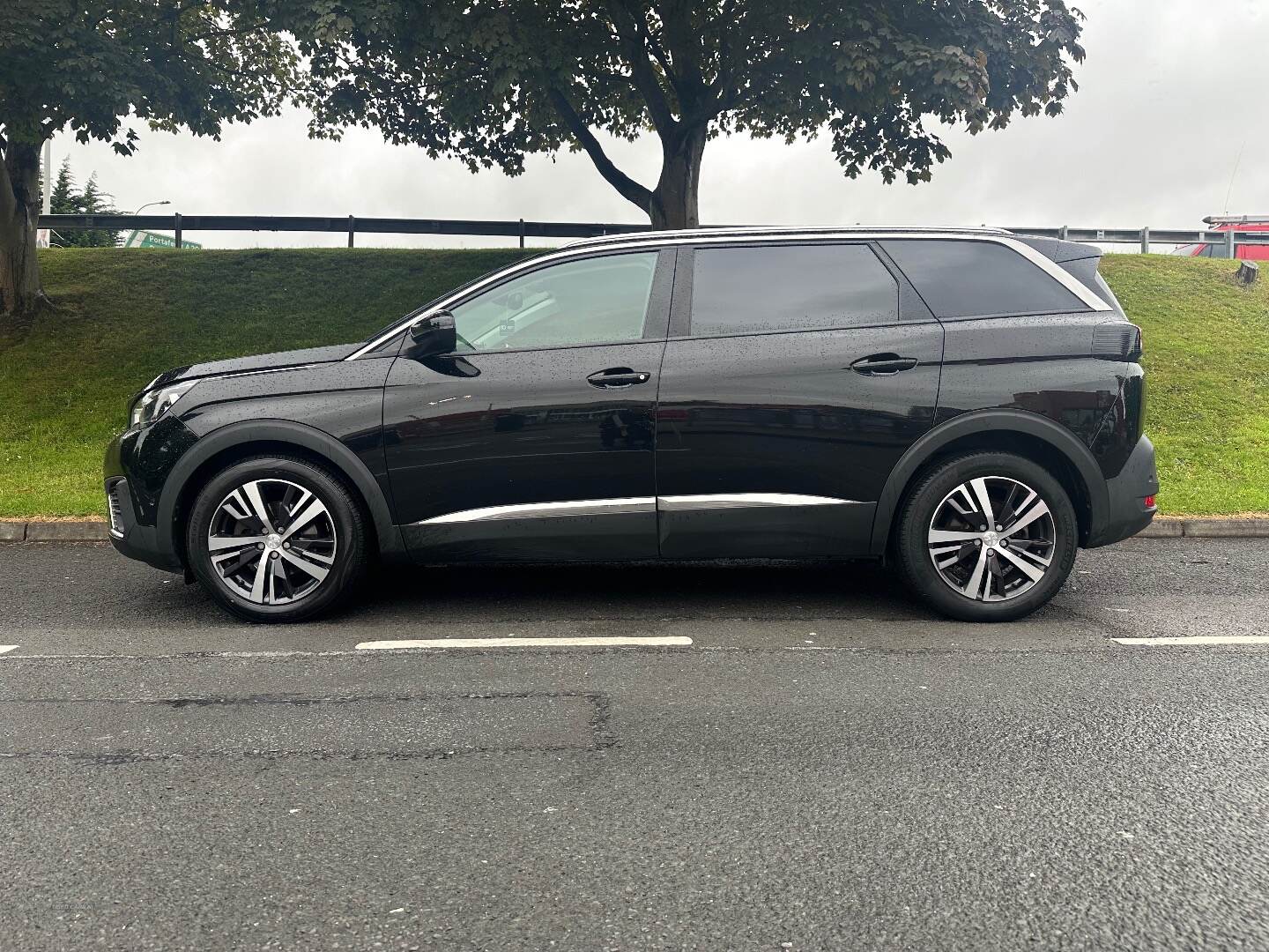 Peugeot 5008 DIESEL ESTATE in Down