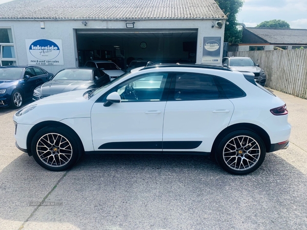 Porsche Macan ESTATE in Down