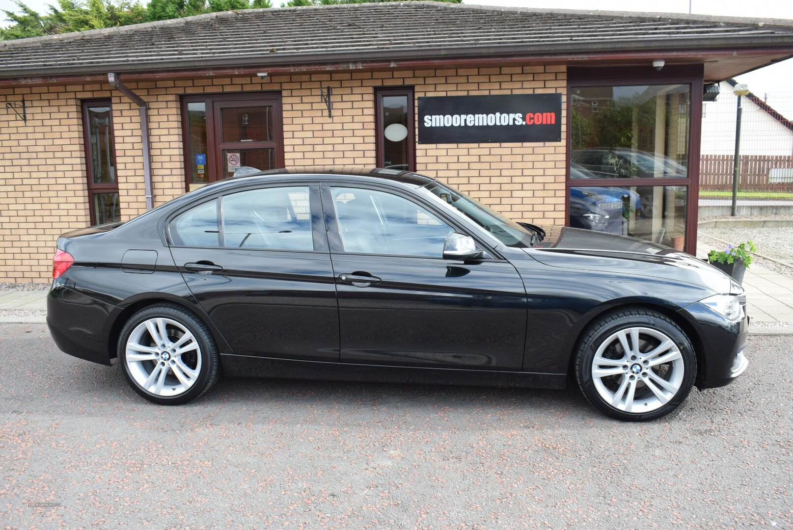 BMW 3 Series SALOON in Antrim