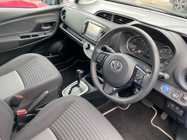 Toyota Yaris 1.5 Hybrid Design 5Dr Cvt in Antrim