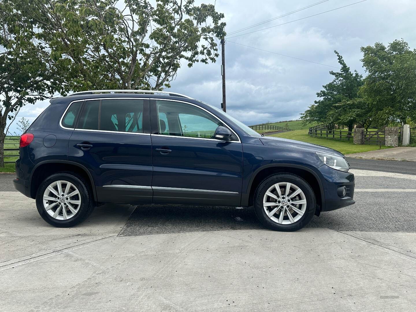 Volkswagen Tiguan DIESEL ESTATE in Down