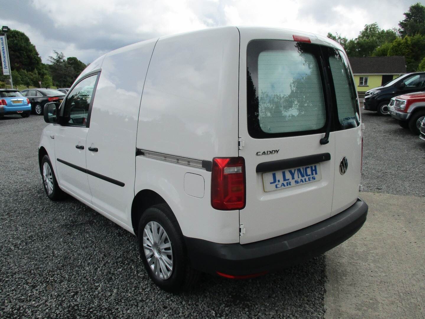 Volkswagen Caddy C20 DIESEL in Down