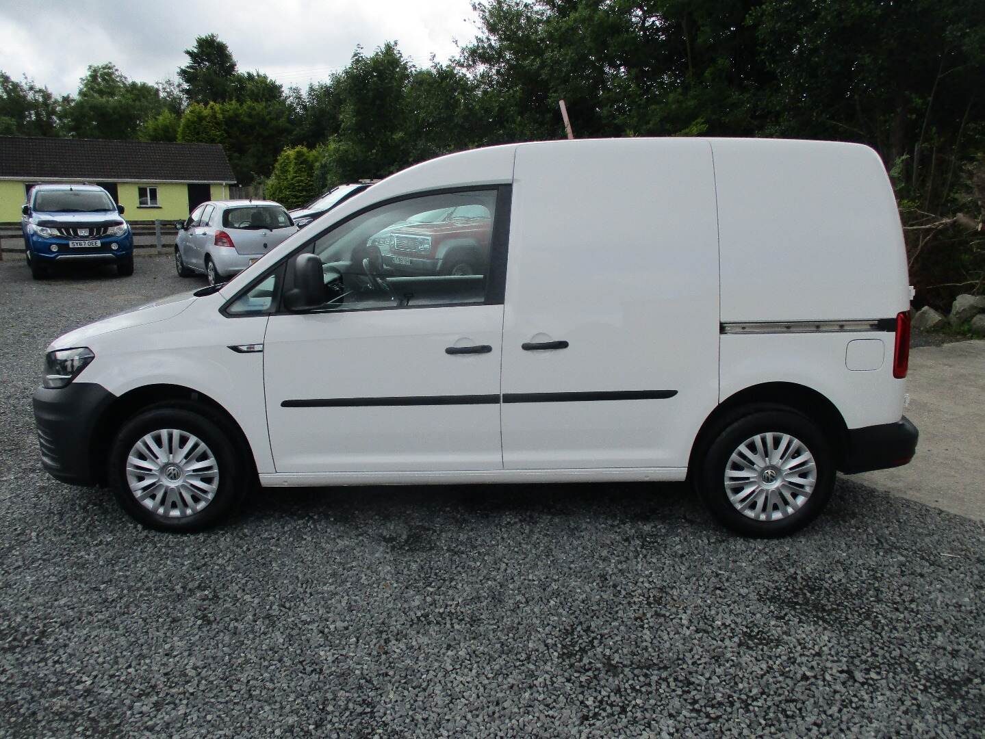 Volkswagen Caddy C20 DIESEL in Down