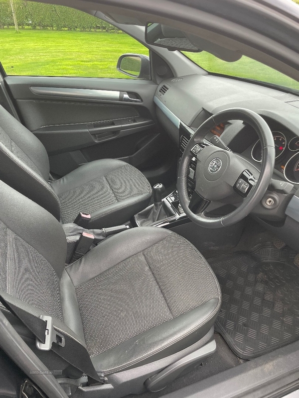 Vauxhall Astra 1.6i 16V Design [115] 5dr in Antrim
