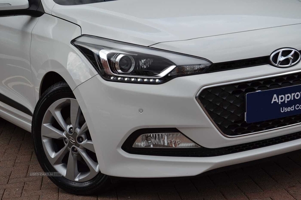 Hyundai i20 1.2 PREMIUM SE 5 DOOR - STUNNING CONDITION WITH LOW MILES, 12 MONTH WARRANT in Antrim