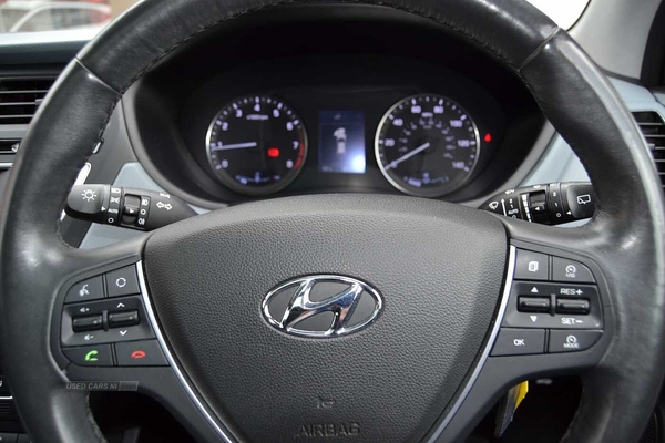 Hyundai i20 1.2 PREMIUM SE 5 DOOR - STUNNING CONDITION WITH LOW MILES, 12 MONTH WARRANT in Antrim