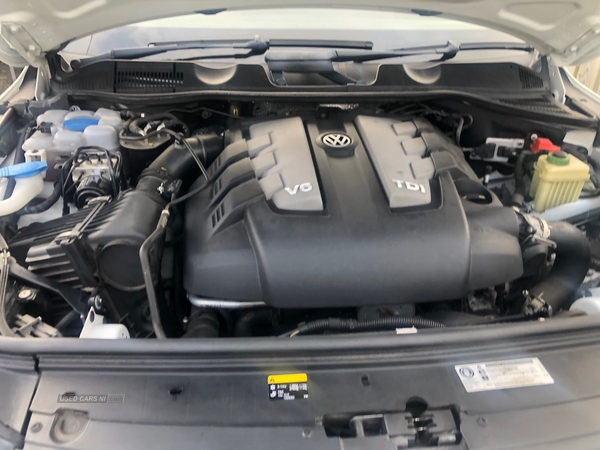 Volkswagen Touareg 3.0 V6 TDI BlueMotion Tech 262 R-Line 5dr Tip Auto in Antrim