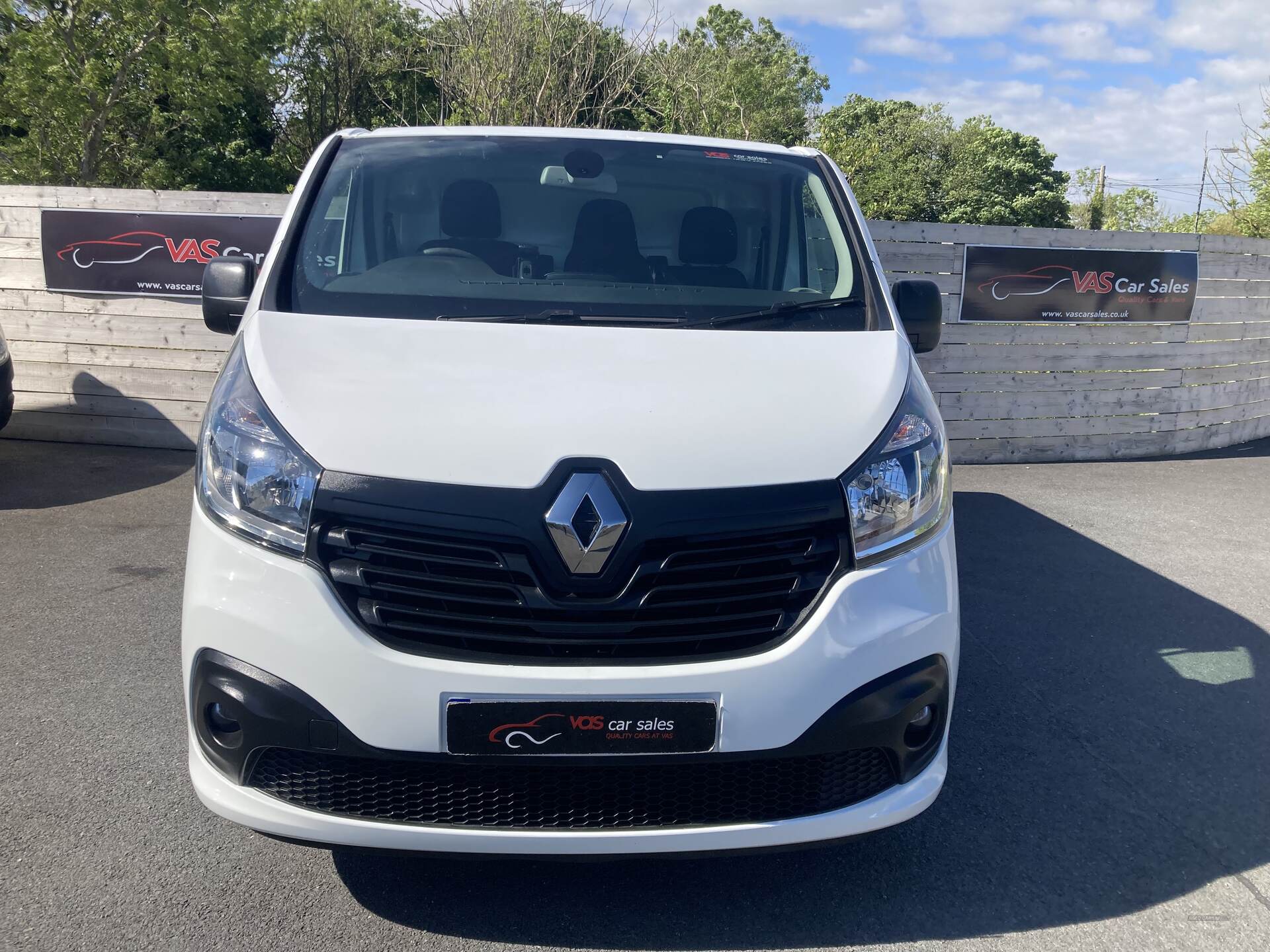 Renault Trafic SWB DIESEL in Down