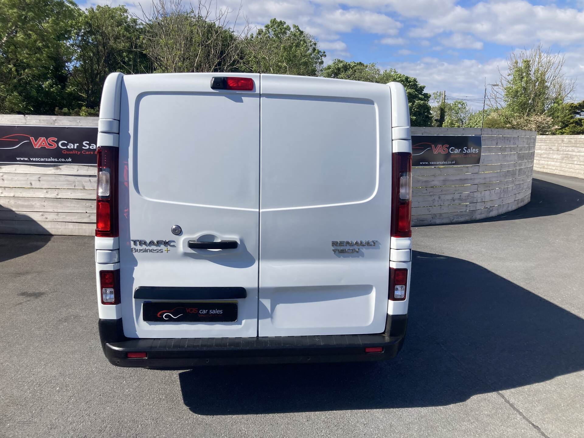 Renault Trafic SWB DIESEL in Down