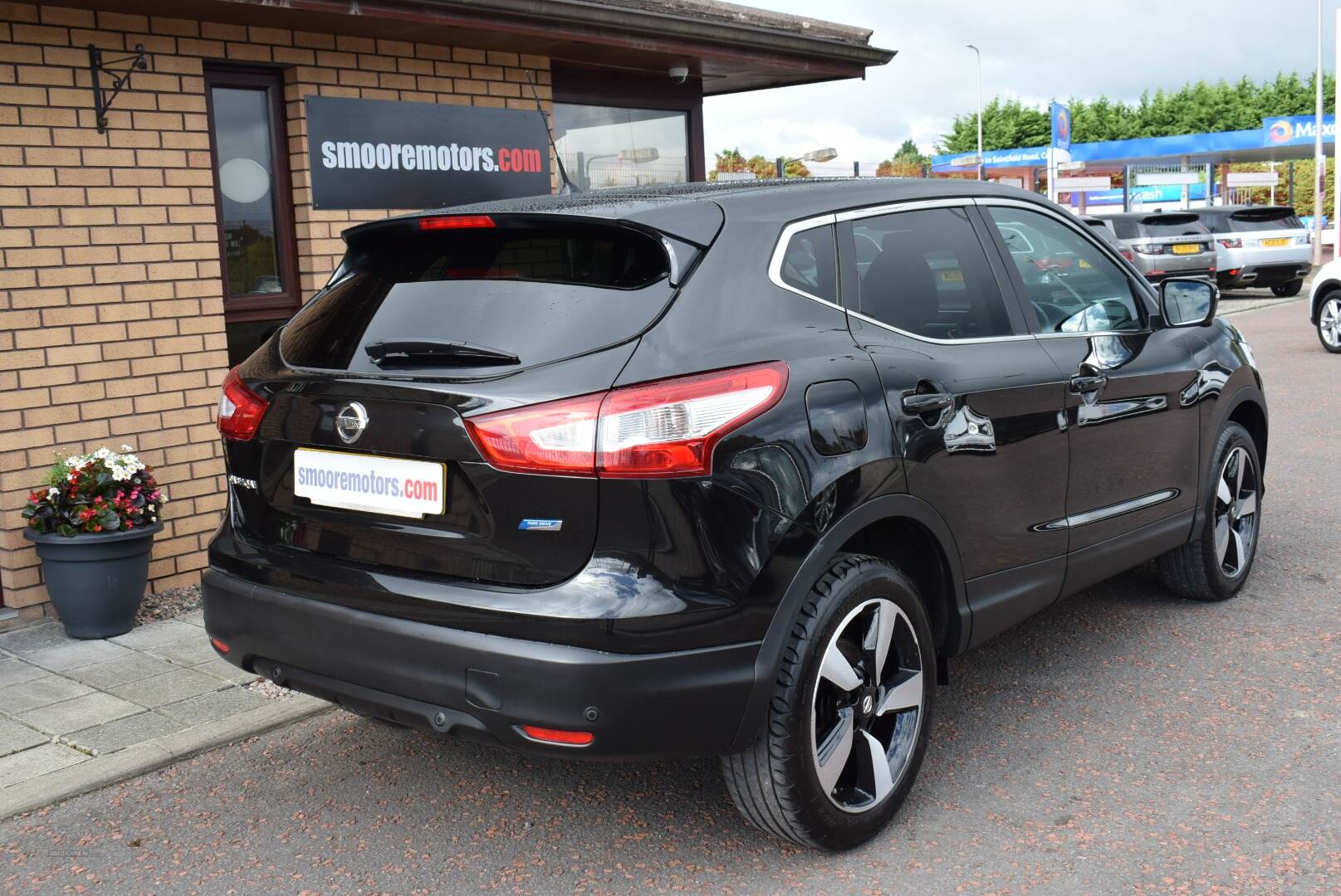 Nissan Qashqai DIESEL HATCHBACK in Antrim