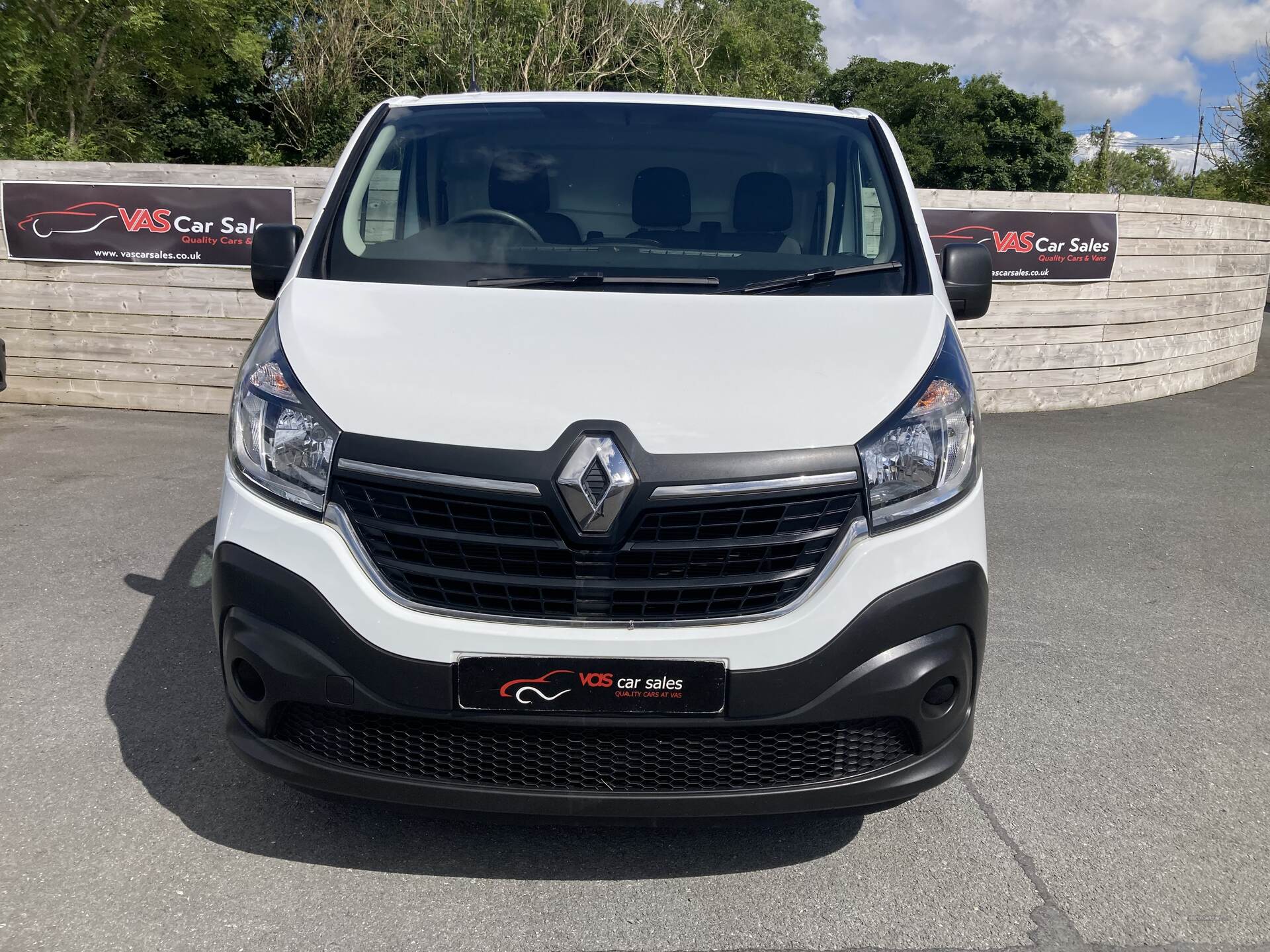 Renault Trafic LWB DIESEL in Down