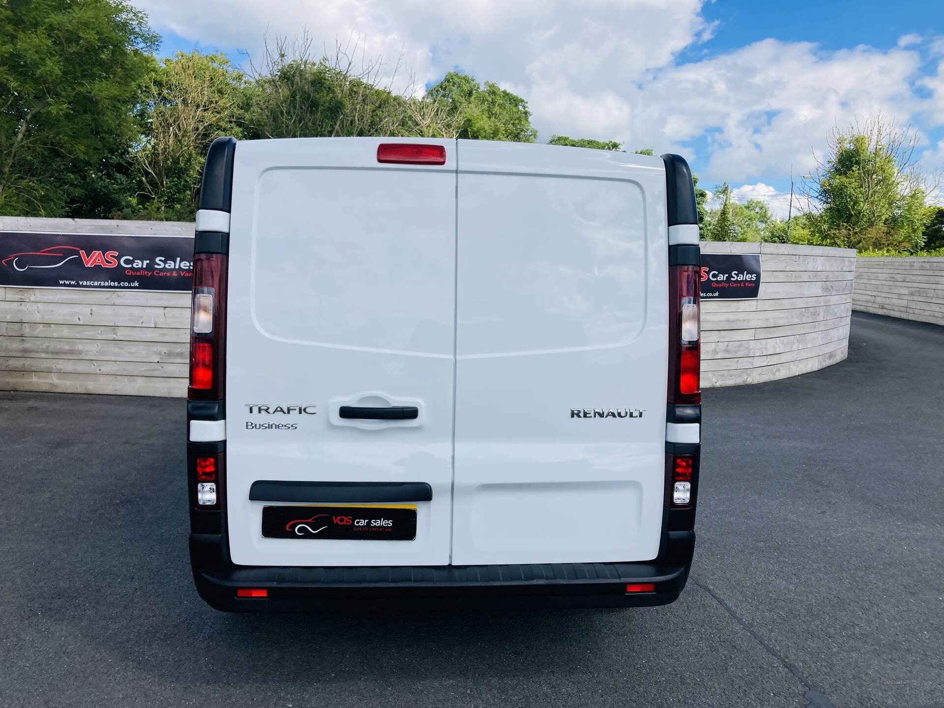 Renault Trafic LWB DIESEL in Down