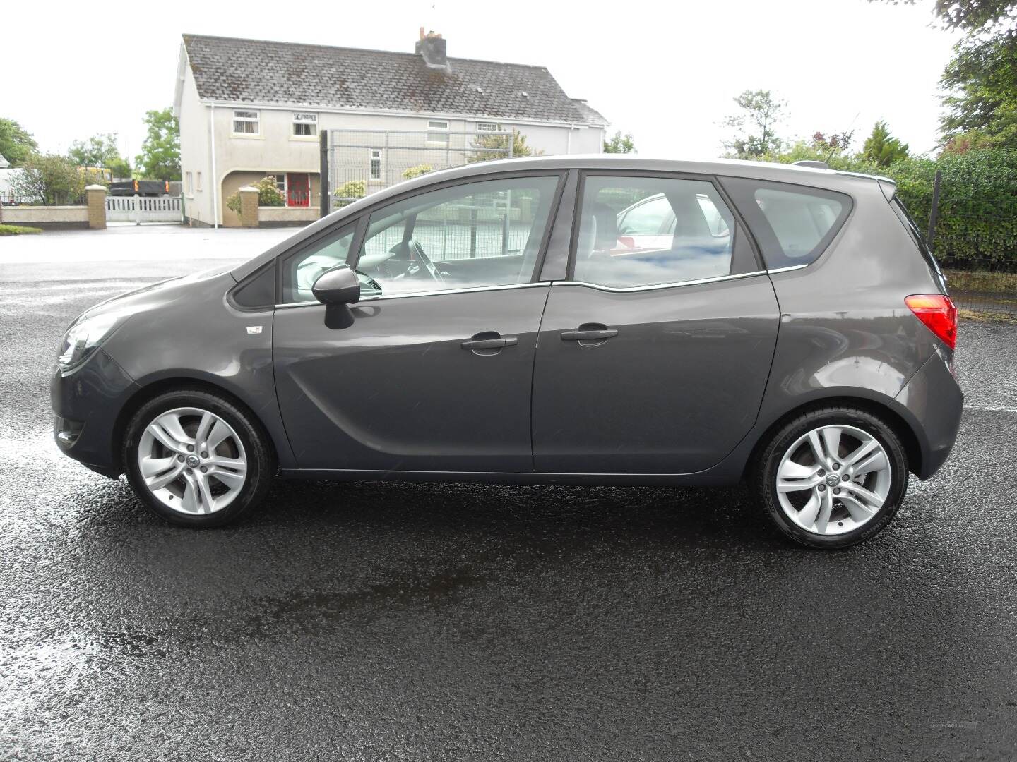 Vauxhall Meriva ESTATE in Derry / Londonderry