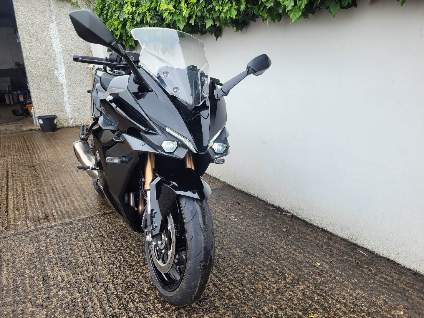 Jun 2022 Suzuki GSXS series 1000 GT Only 2900 Miles F.S.H